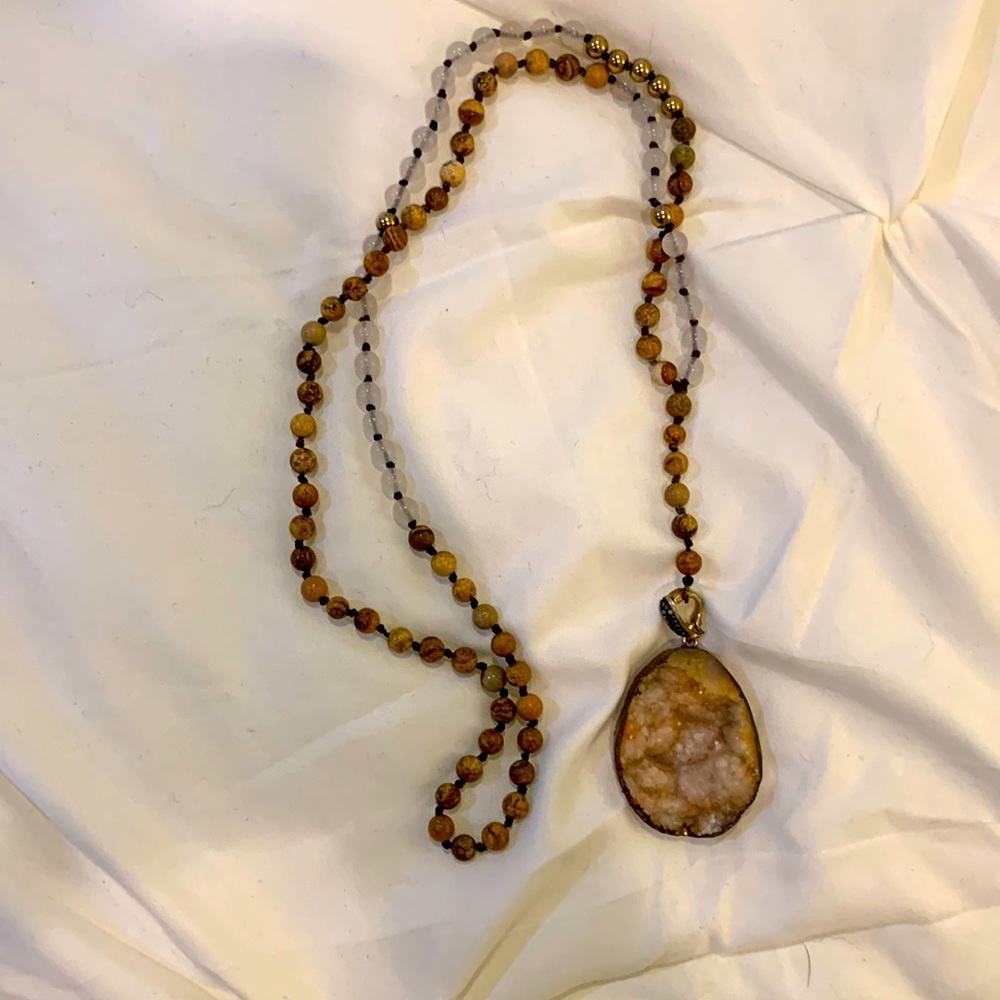 Cute lil statement necklace!